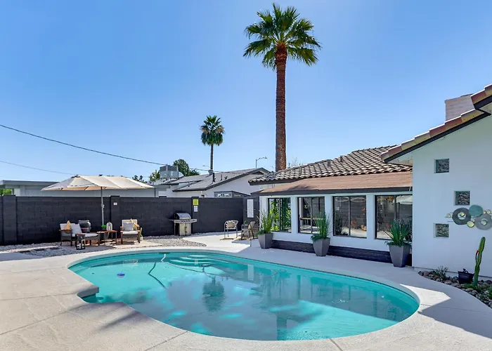 Walk To Stadium: Remodeled Home! *