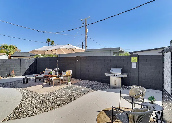 Walk To Stadium: Remodeled Home! *