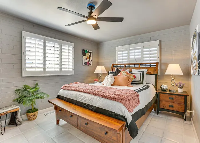 Walk To Stadium: Remodeled Home! *