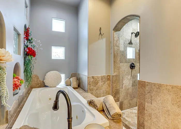 Walk To Stadium: Remodeled Home! * Scottsdale